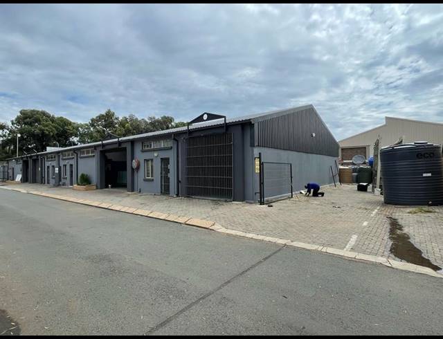 INDUSTRIAL PROPERTY TO RENT IN HENNOPSPARK